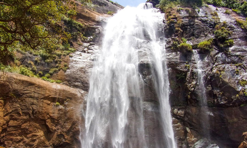 Agaya Gangai Falls