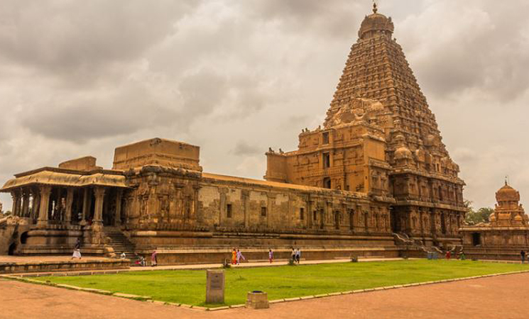 Brihadeeswarar temple