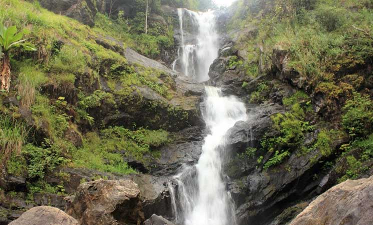 Iruppu Waterfalls