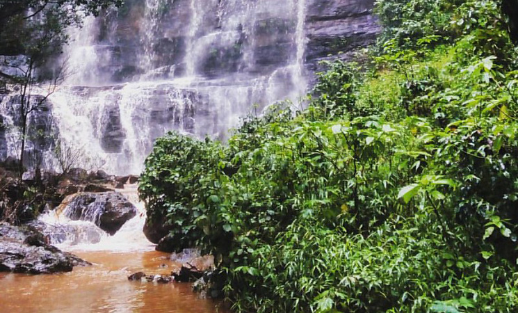 Jhari waterfalls