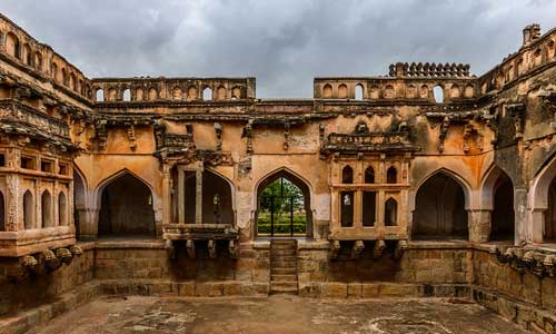 Queen’s bath