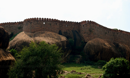 Thirumayam Fort